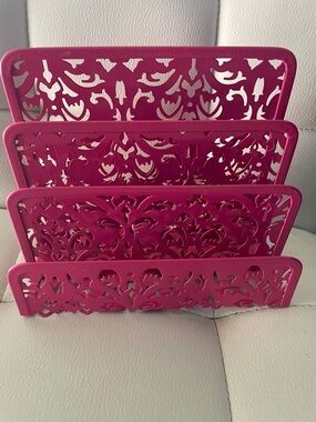 Fuchsia Decorative Metal Mail Letter Holder